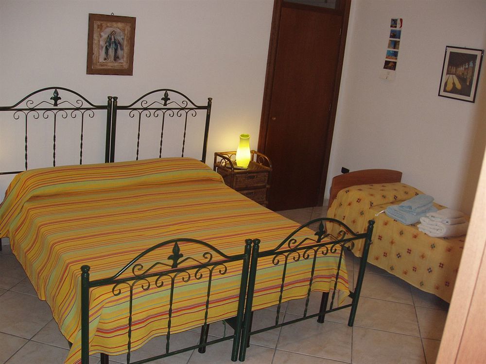 Bed and Breakfast Residenza Del Sole Surbo Exterior foto